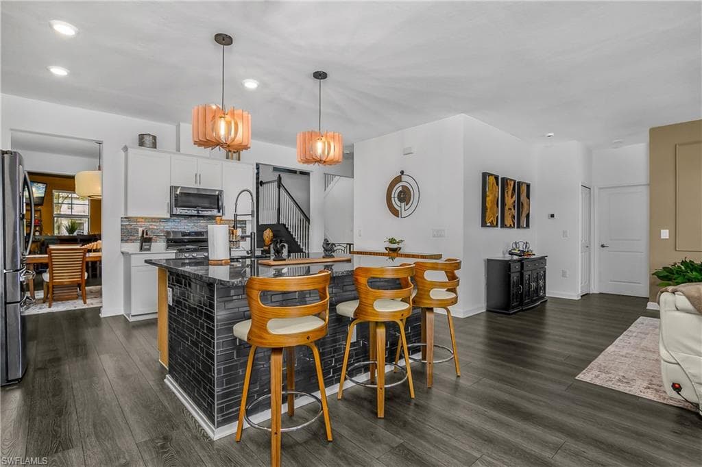 20195 Hartford BLVD-13