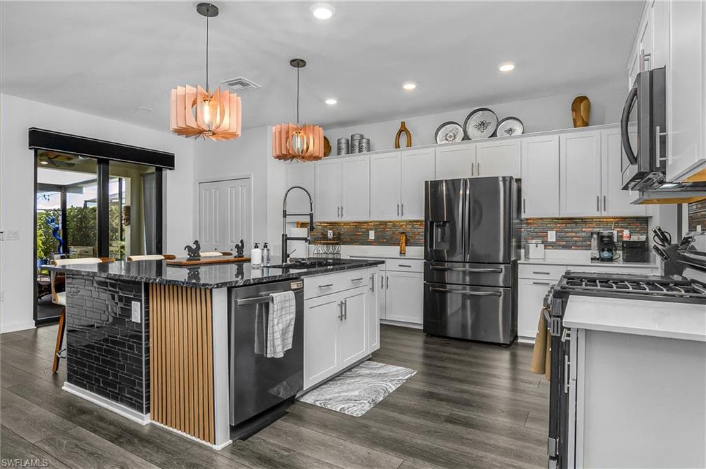 20195 Hartford BLVD-3