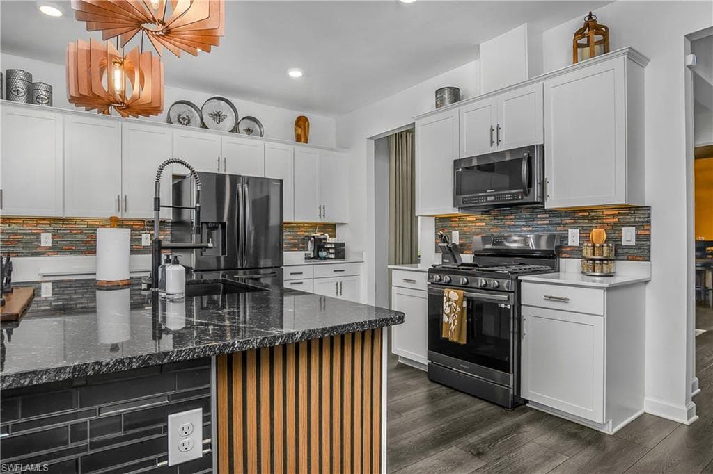20195 Hartford BLVD-10