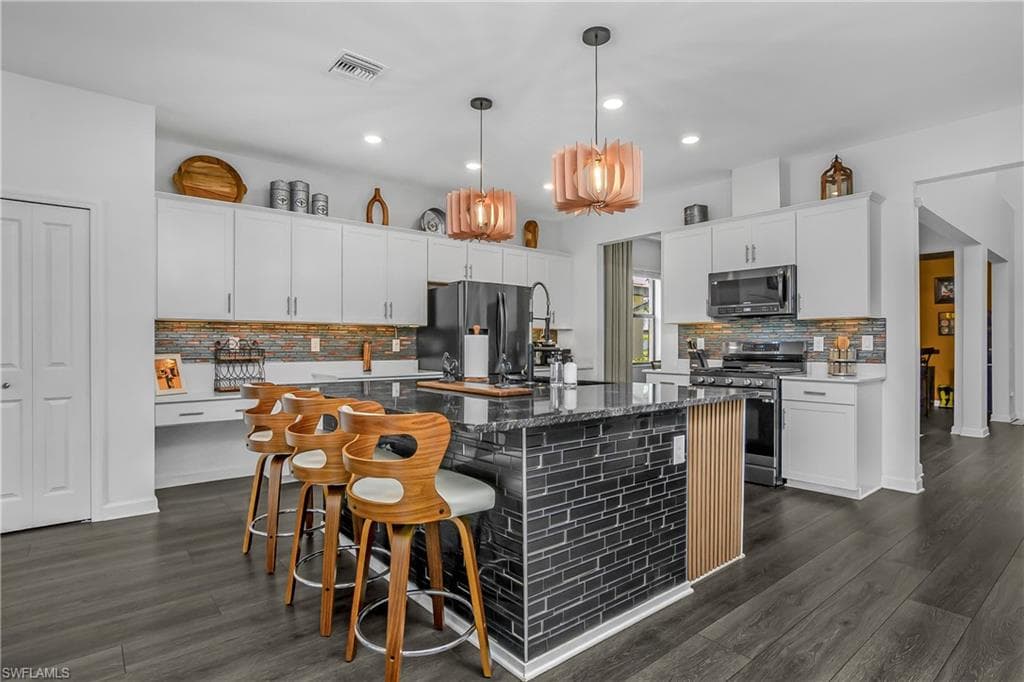 20195 Hartford BLVD-14