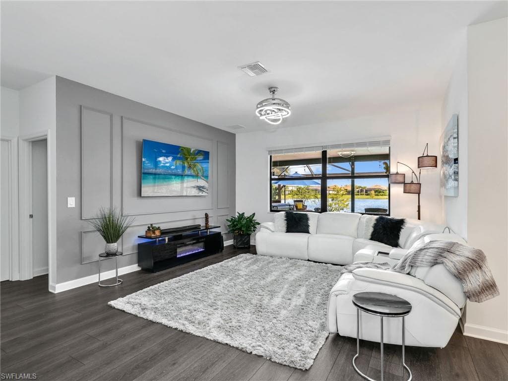 20195 Hartford BLVD-4