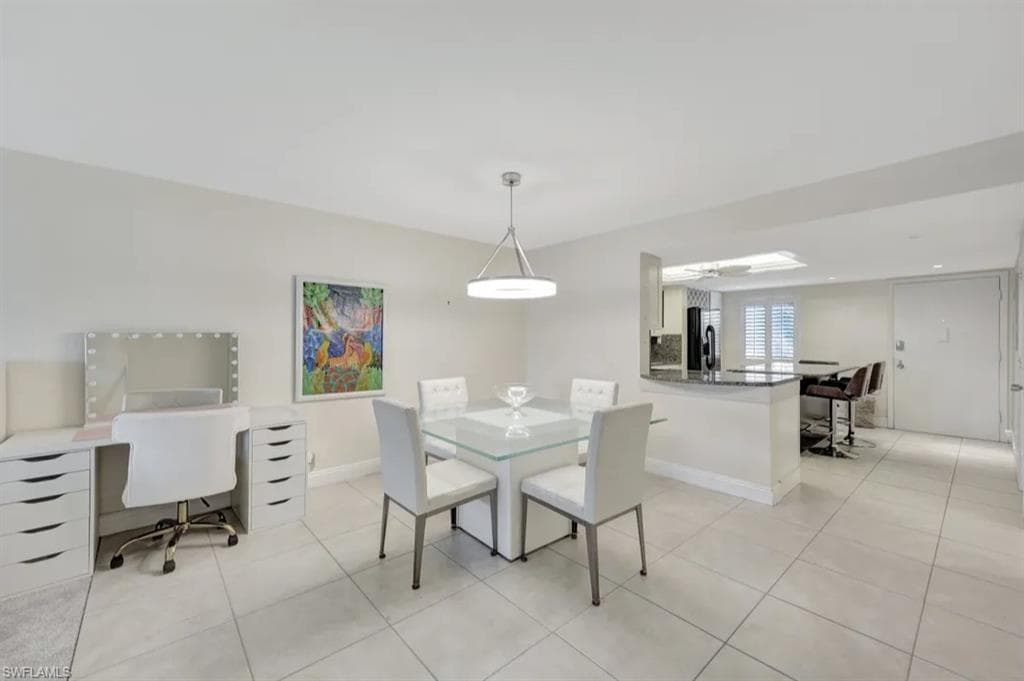 2264 Winkler AVE 204-9