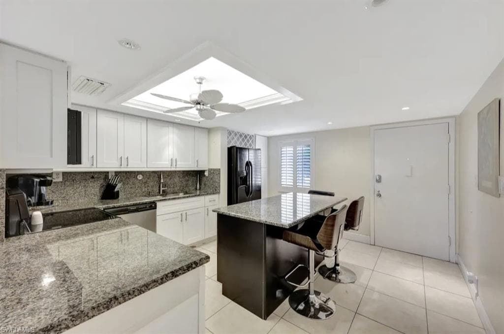 2264 Winkler AVE 204-4