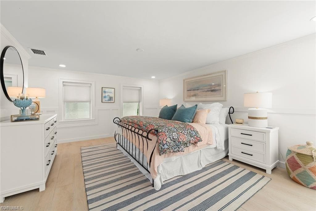 1163 Seagrape LN-22