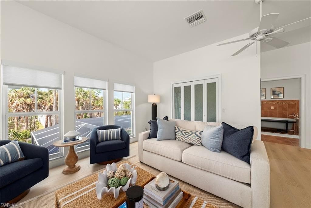 1163 Seagrape LN-34