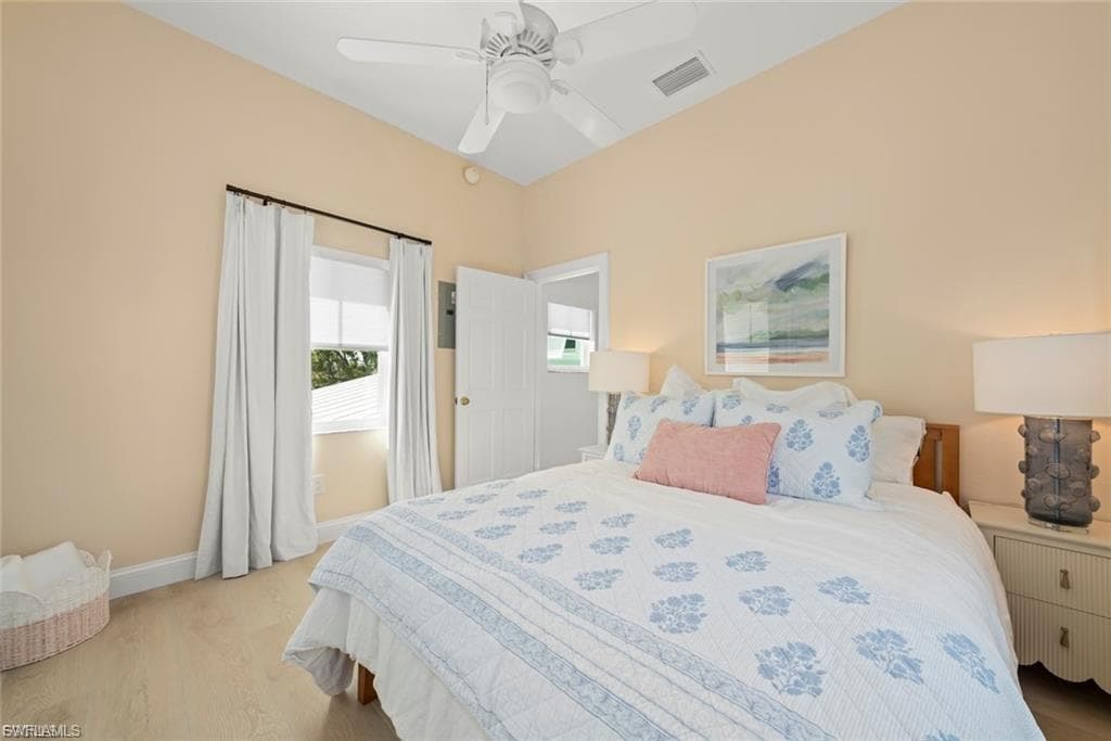 1163 Seagrape LN-31
