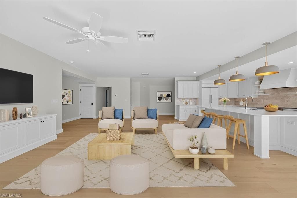 924 Kings Crown DR-6