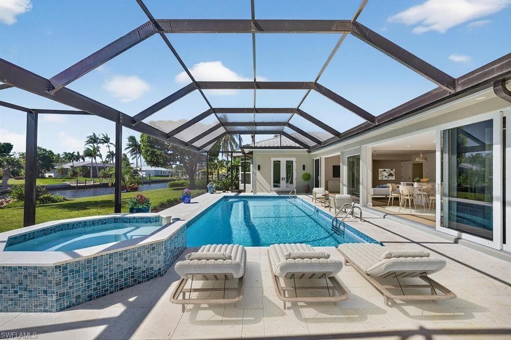 924 Kings Crown DR-36