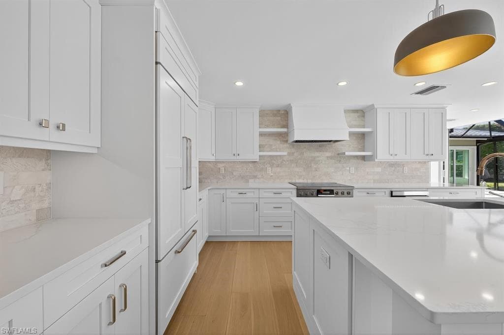 924 Kings Crown DR-11