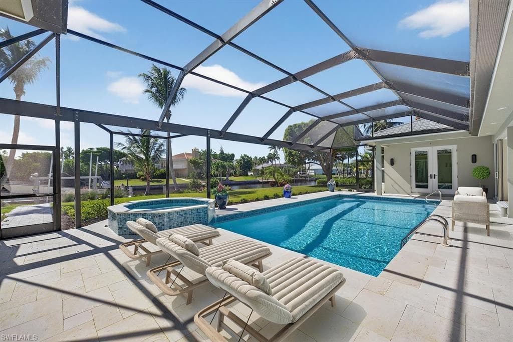 924 Kings Crown DR-35