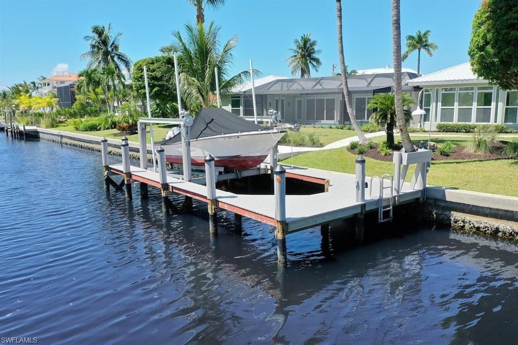 924 Kings Crown DR-39
