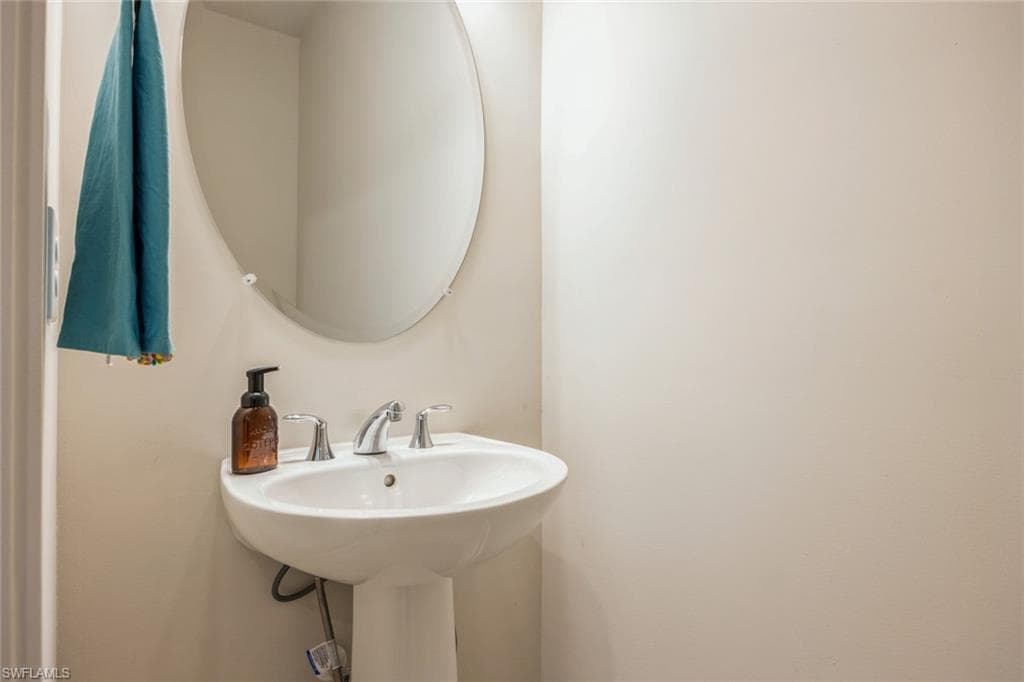 13057 Pembroke DR-15