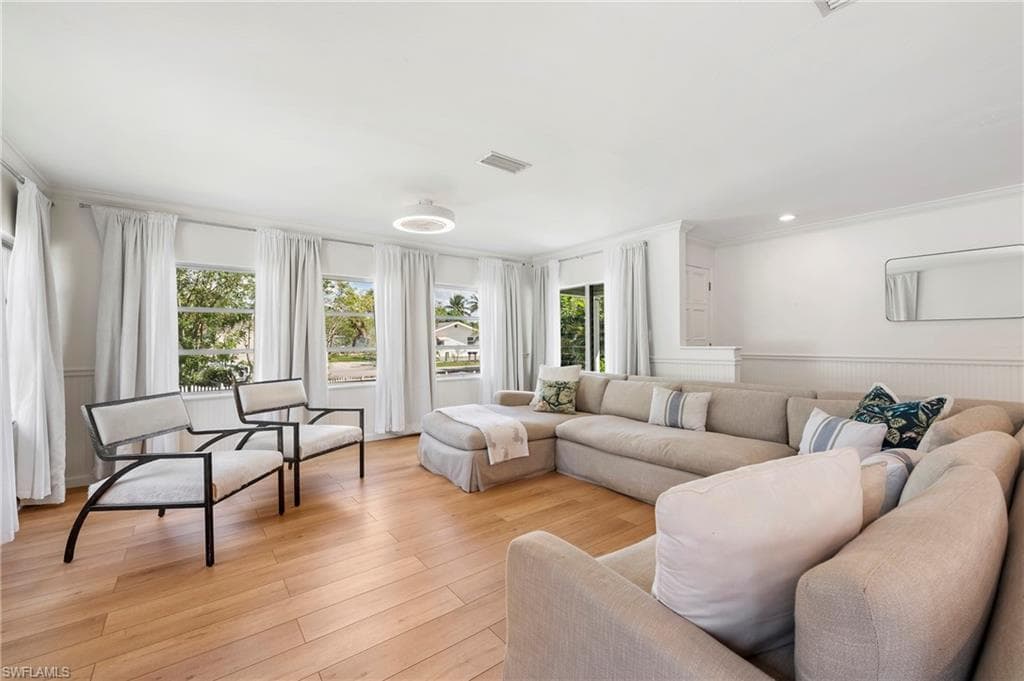 2432 Washington AVE-6