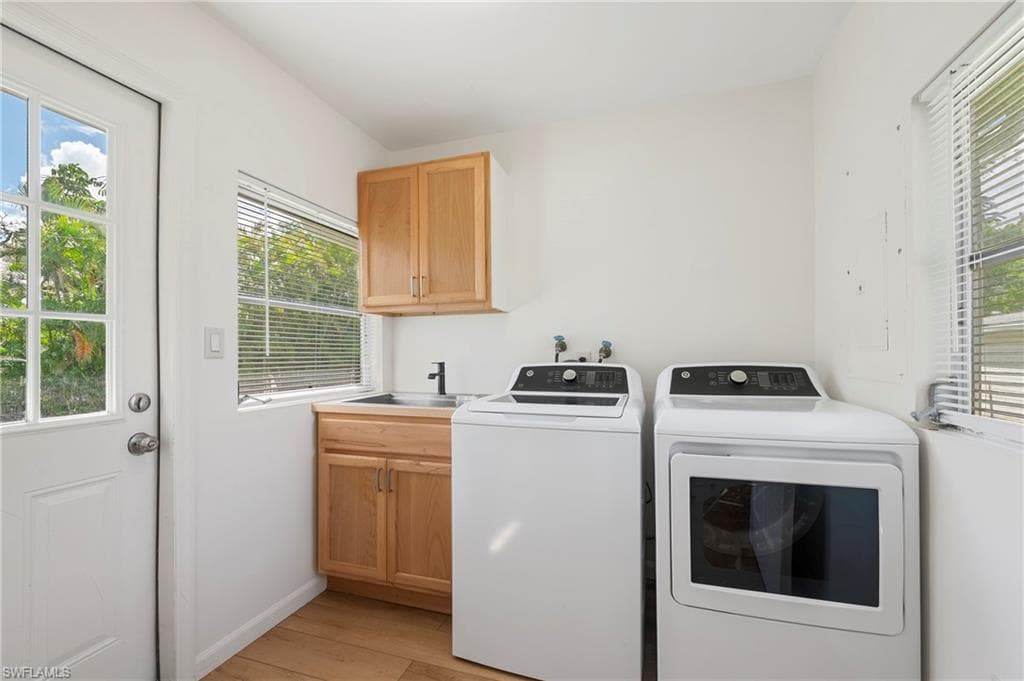 2432 Washington AVE-17