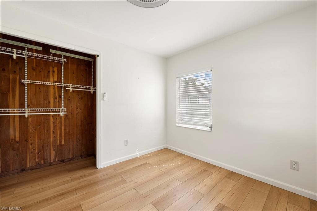 2432 Washington AVE-16