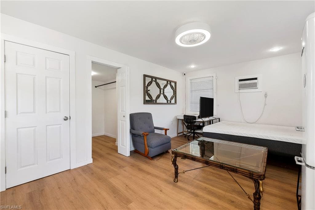 2432 Washington AVE-22