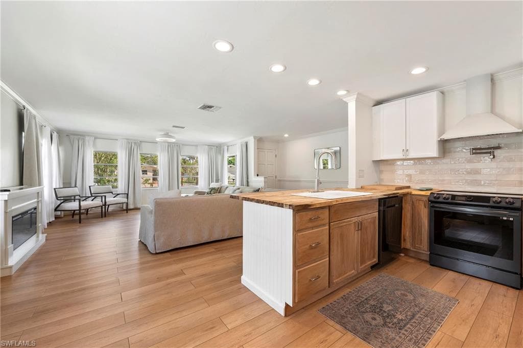 2432 Washington AVE-9