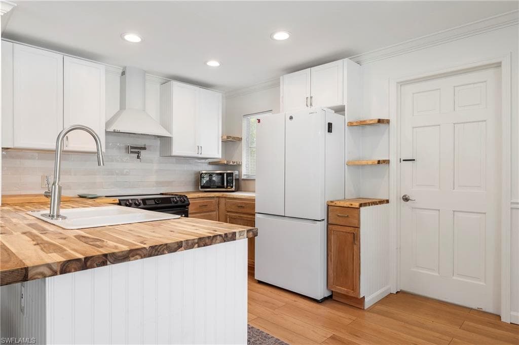 2432 Washington AVE-10
