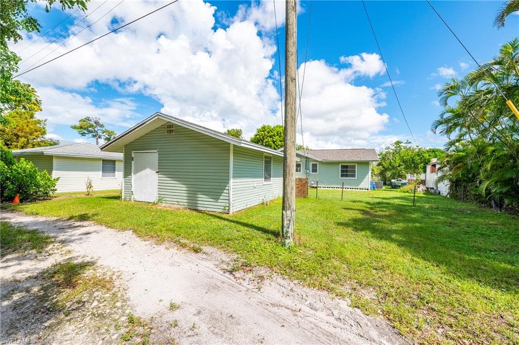 2432 Washington AVE-18
