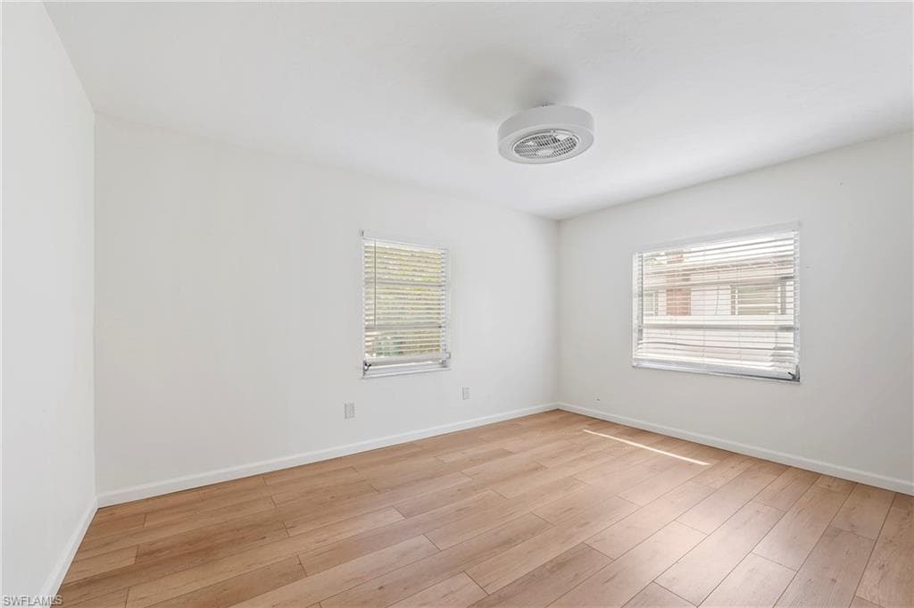 2432 Washington AVE-11