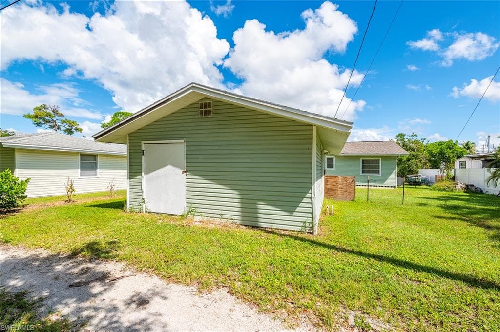 2432 Washington AVE-19