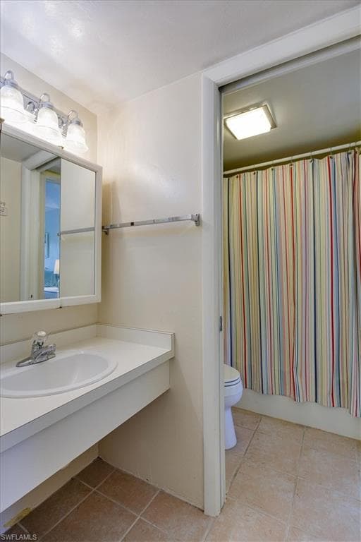 1250 Tennisplace CT C25-12