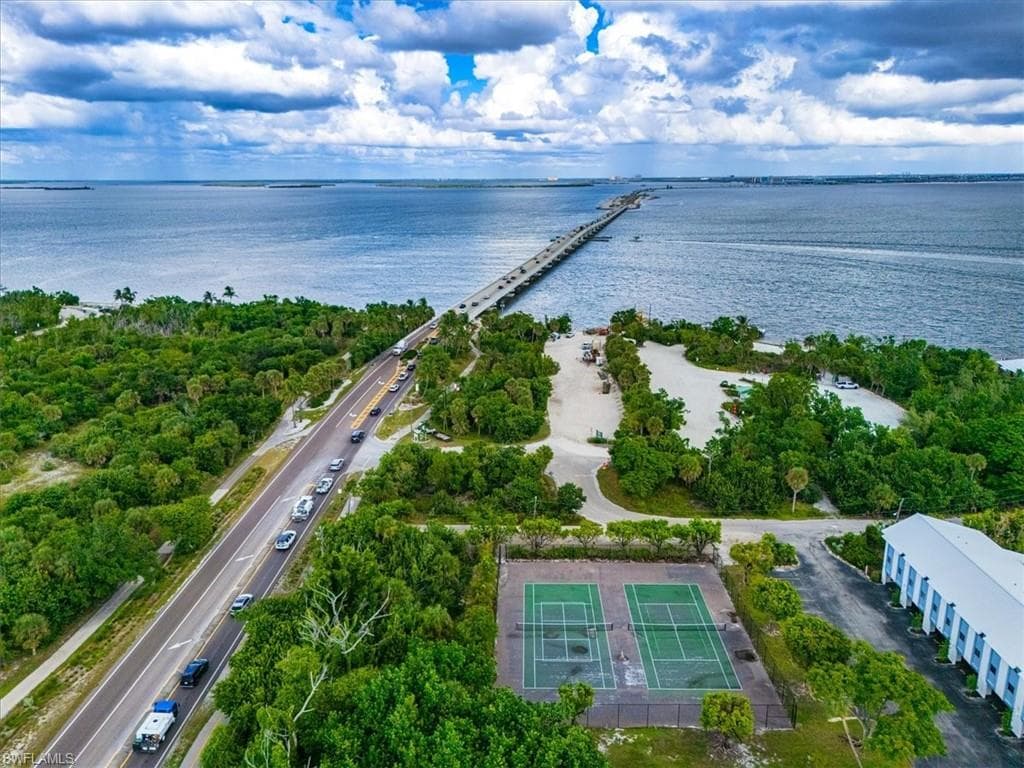 1250 Tennisplace CT C25-20