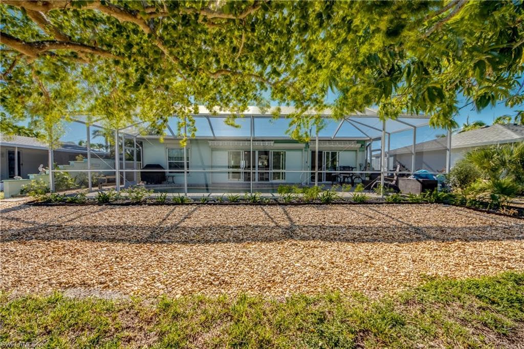 445 Donora BLVD-32