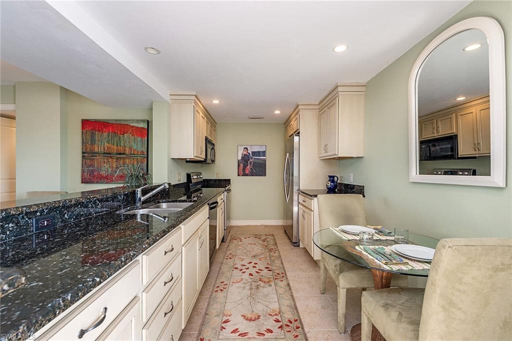 17 Bluebill AVE 203-6