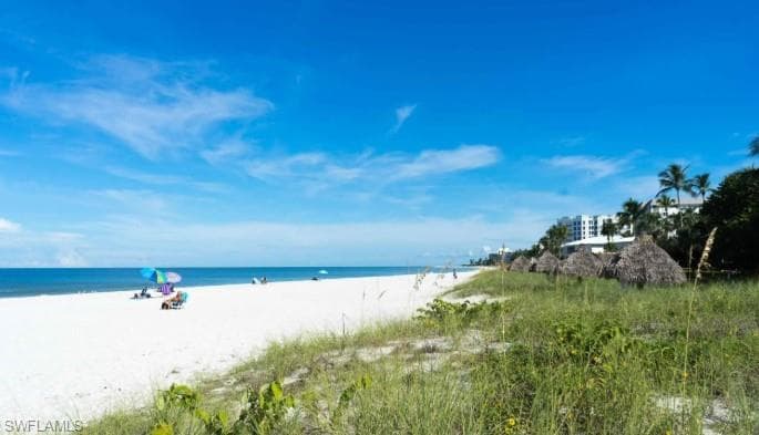 1300 Gulf Shore BLVD N 304-23