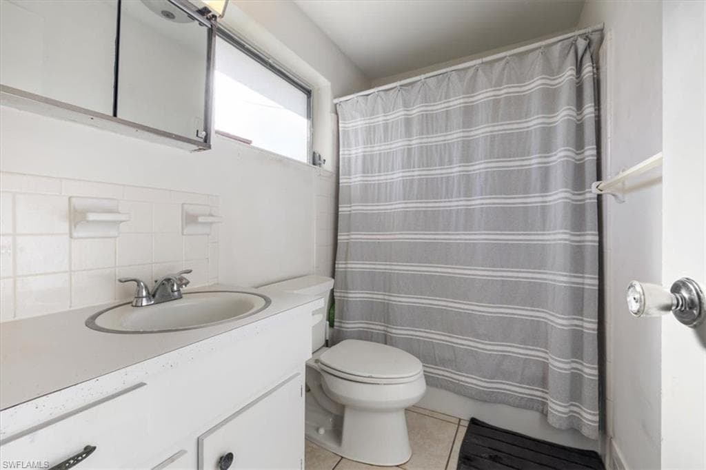 681/683 95th AVE N-23