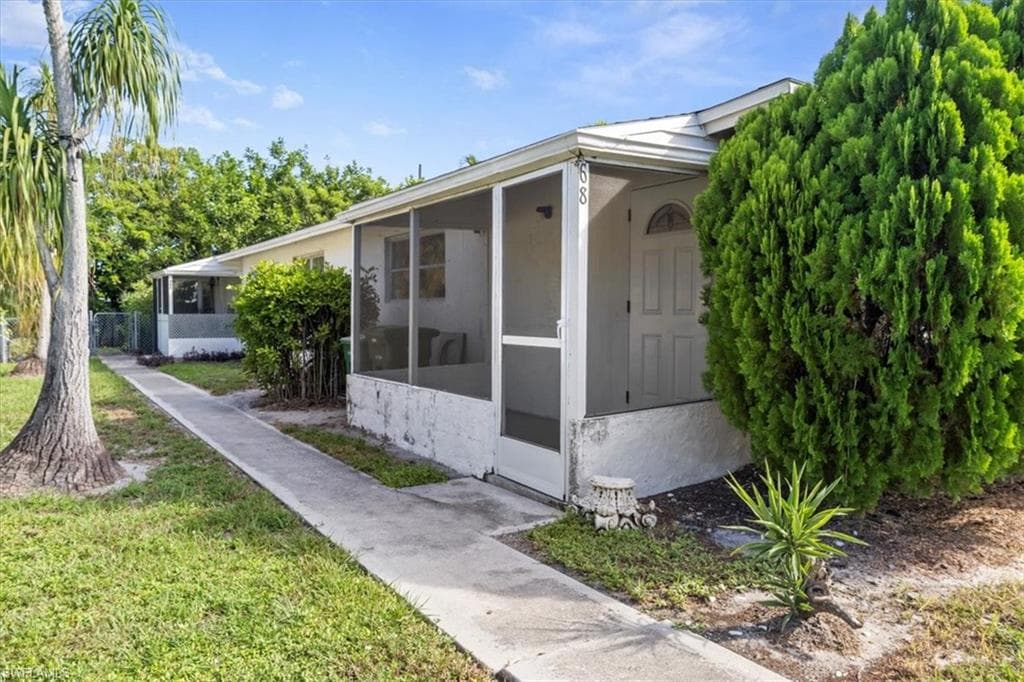 681/683 95th AVE N-38