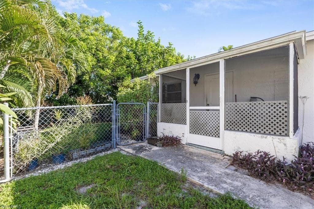681/683 95th AVE N-29
