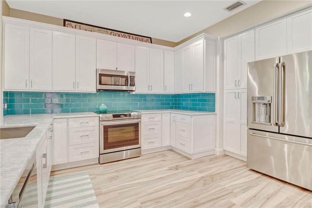 10037 Heather LN 403-11