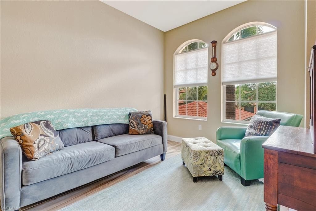 10037 Heather LN 403-19