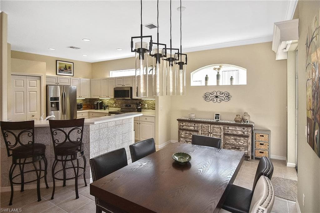 8156 Woodridge Pointe DR-24