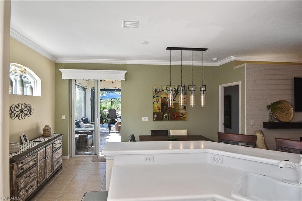8156 Woodridge Pointe DR-30