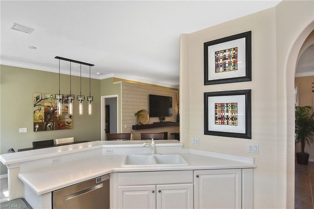 8156 Woodridge Pointe DR-29