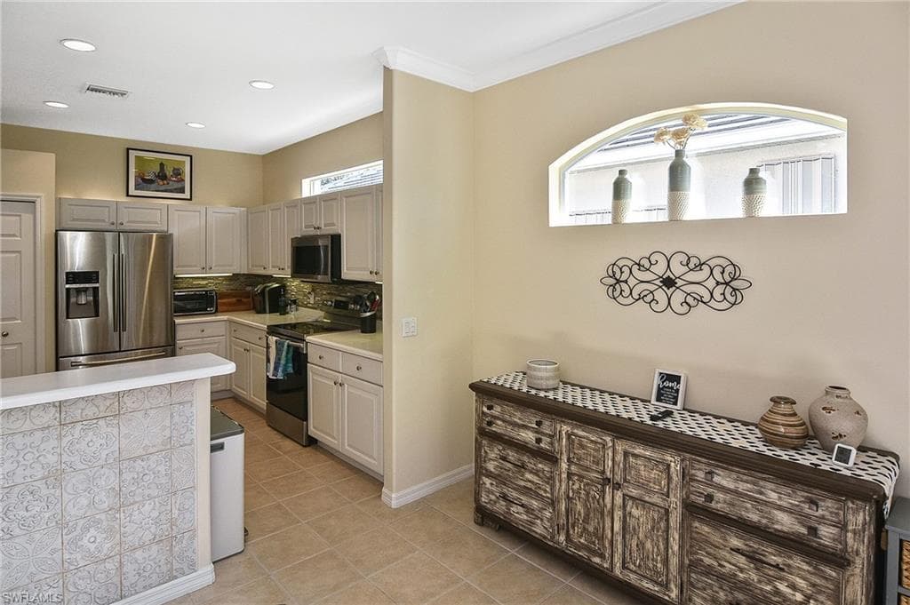 8156 Woodridge Pointe DR-25