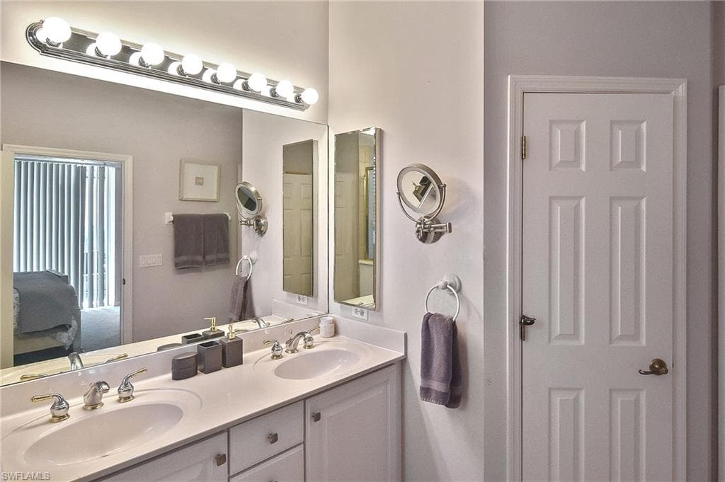 8156 Woodridge Pointe DR-21