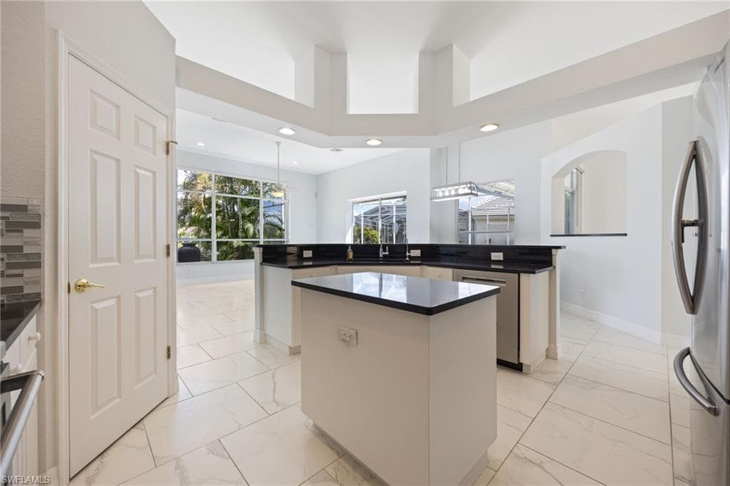 13717 Bald Cypress CIR-9