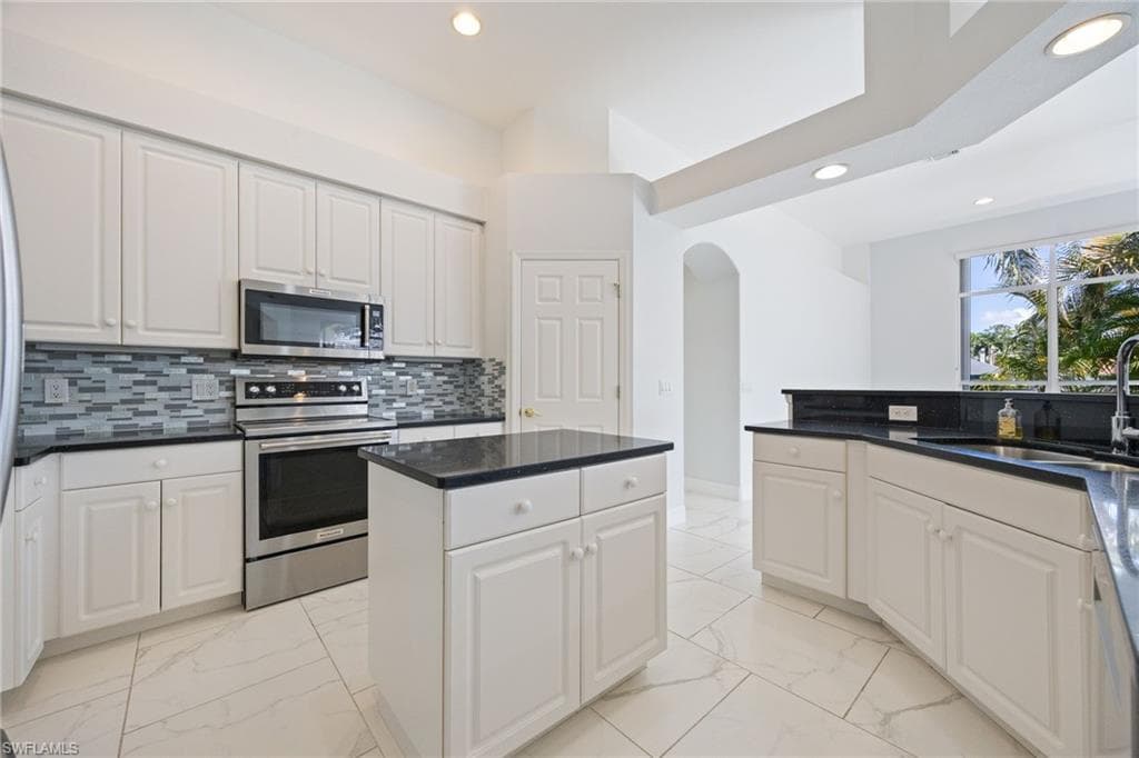 13717 Bald Cypress CIR-8