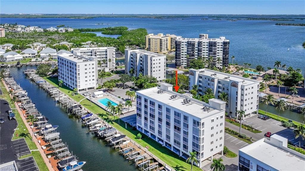 4361 Bay Beach LN 424-16