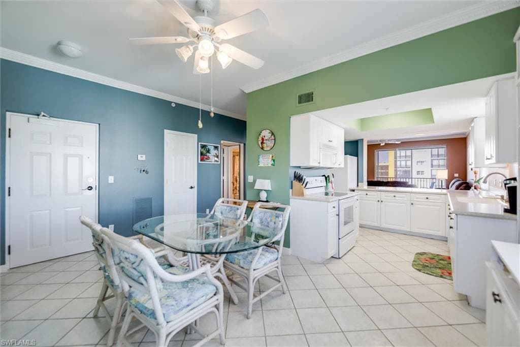 4361 Bay Beach LN 424-3