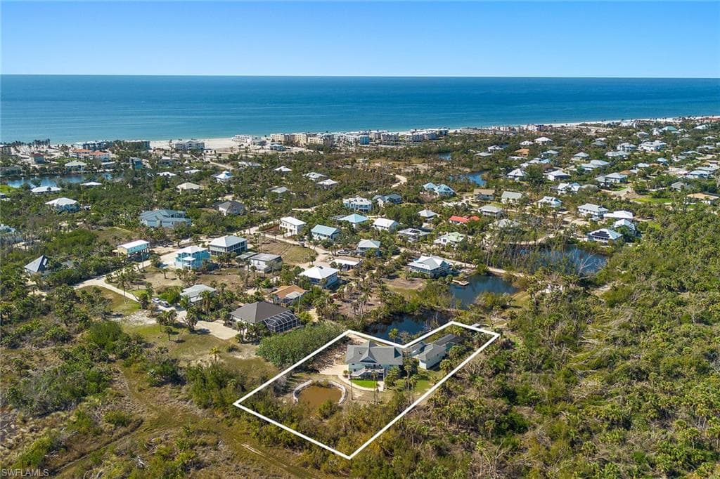2999 Twin Ponds DR-40