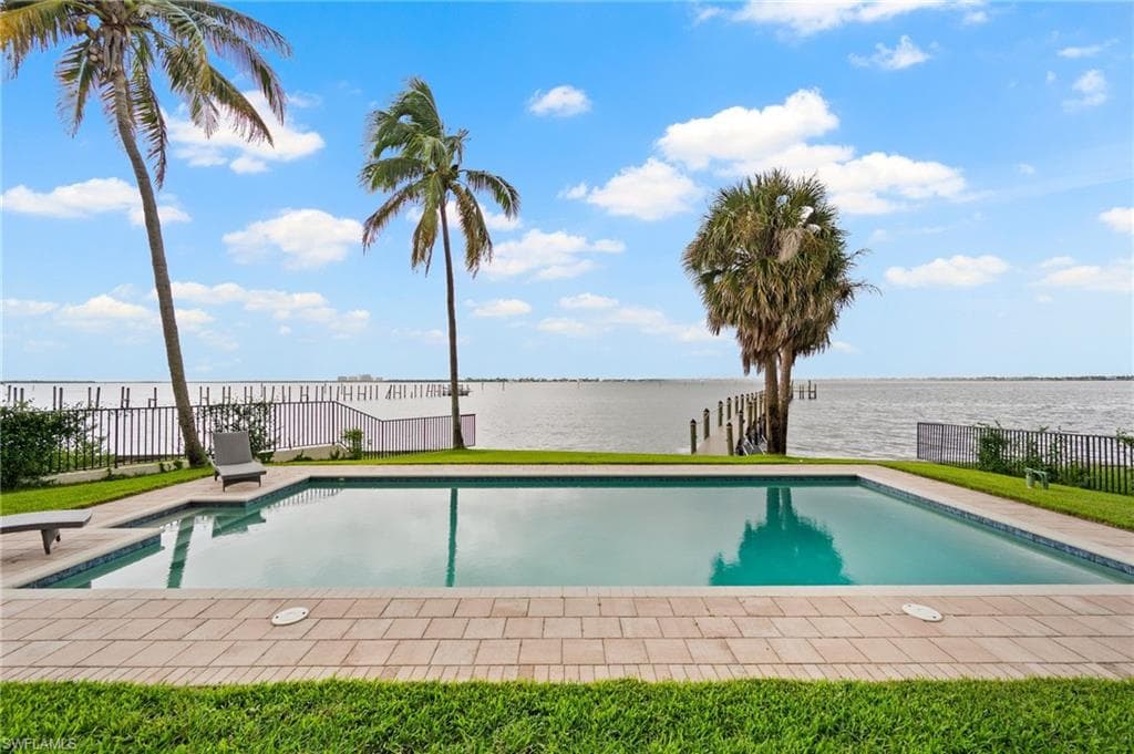 14994 Bonaire CIR-21