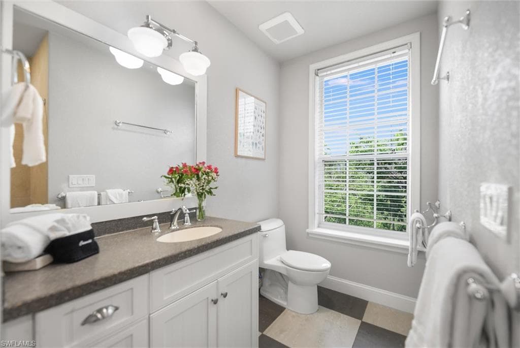 1124 Longifolia CT-11