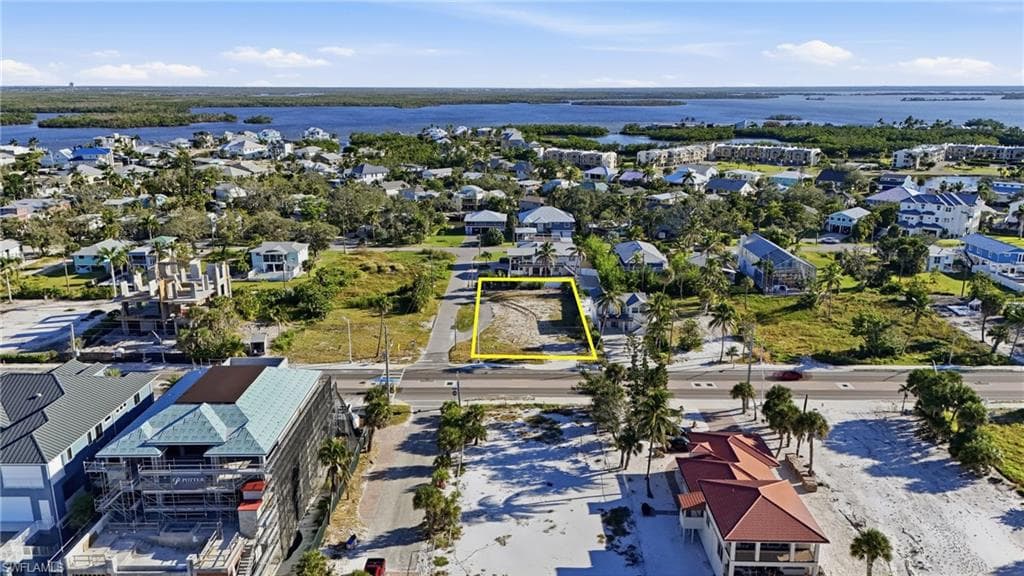 5801 Estero BLVD-13