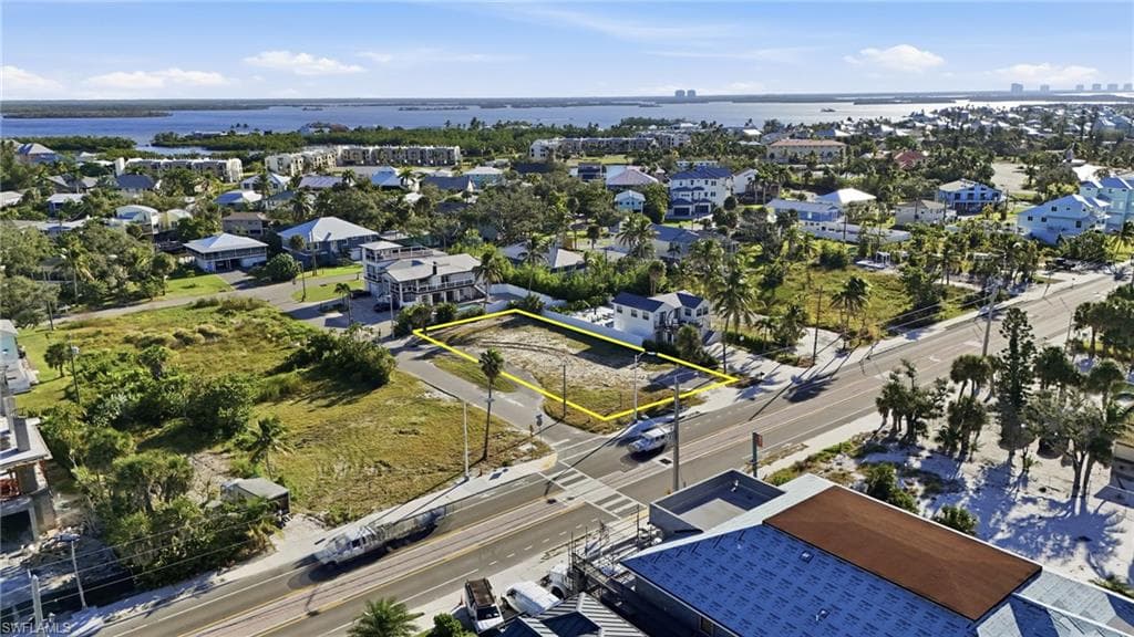 5801 Estero BLVD-12