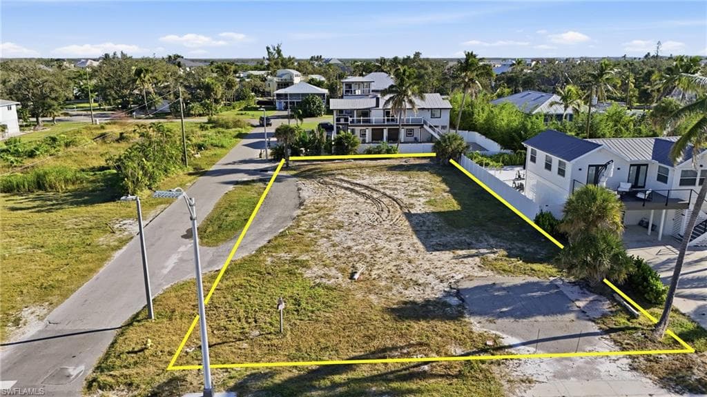 5801 Estero BLVD-10